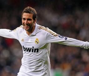 开云世界杯2026-富安健洋存在感拉满，乌克兰最后时刻击败厄瓜多尔—足球场上的意志与偶然