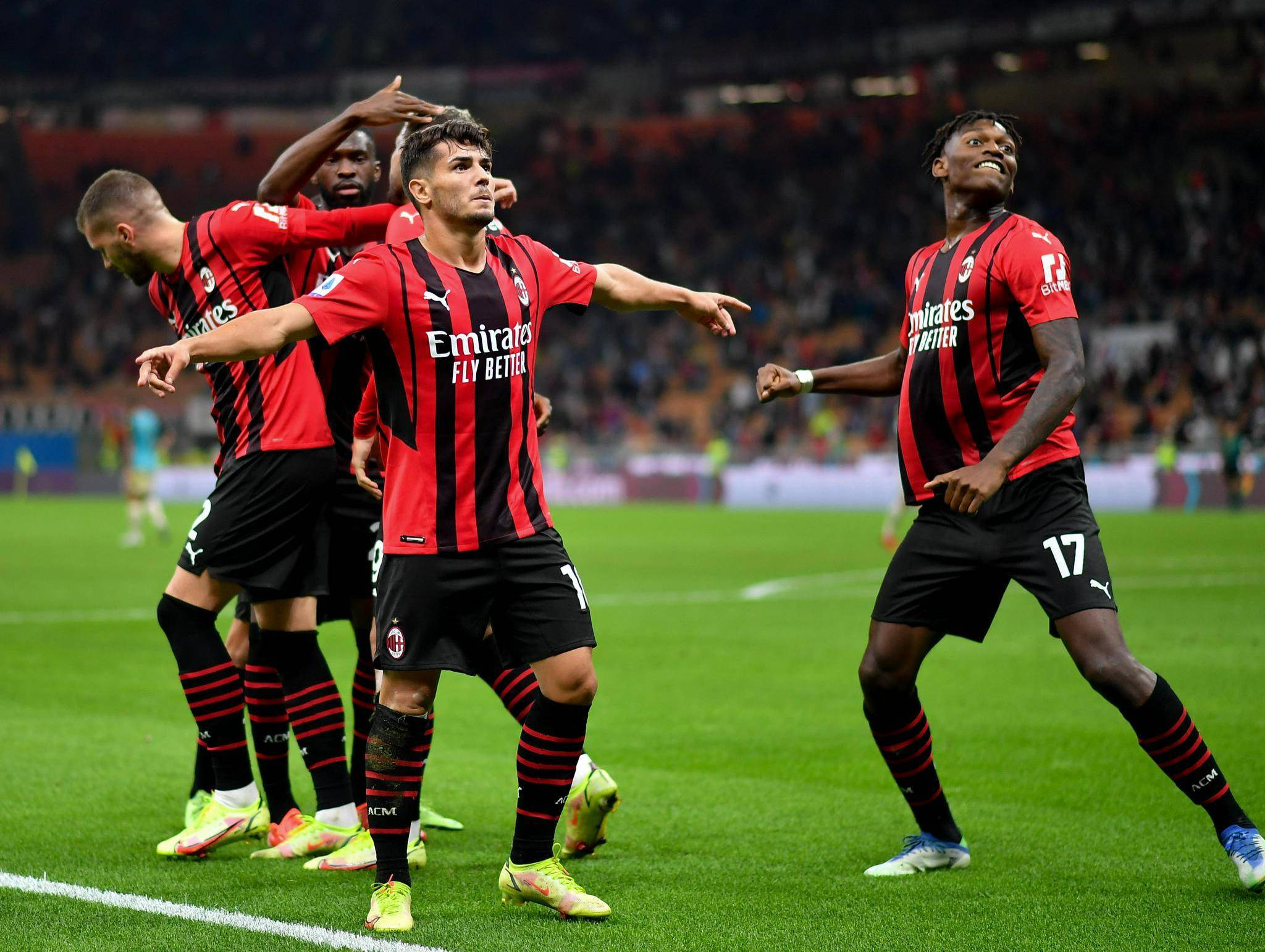 乌拉圭翻盘AC米兰，哈兰德刷新纪录