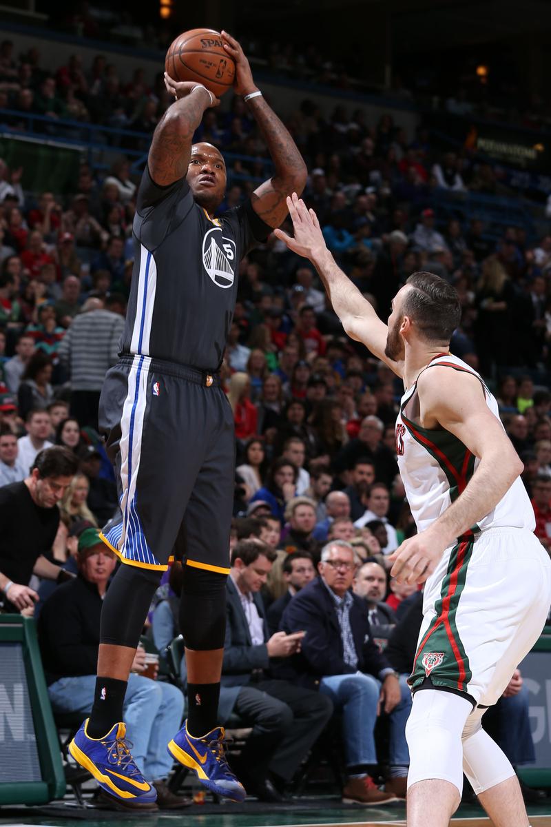 菲律宾男篮轻取勇士,拉文高光表现 菲律宾男篮轻取勇士,拉文高光表现