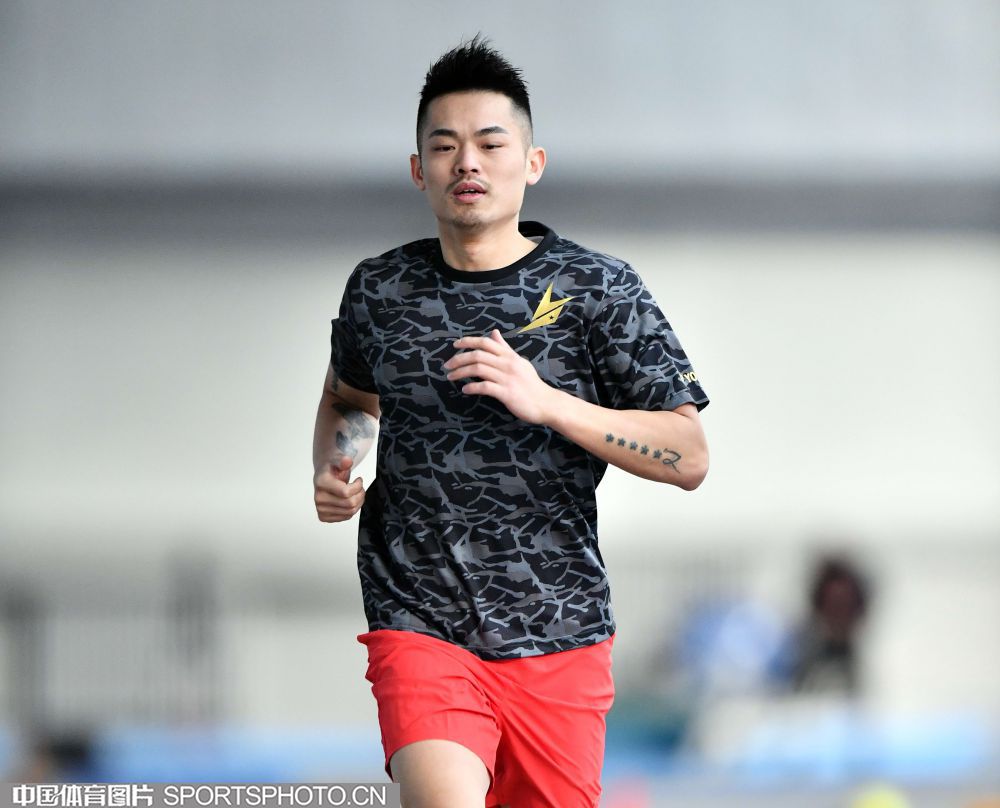 英格兰羽毛球队翻盘印度羽毛球队，辛杜高光表现